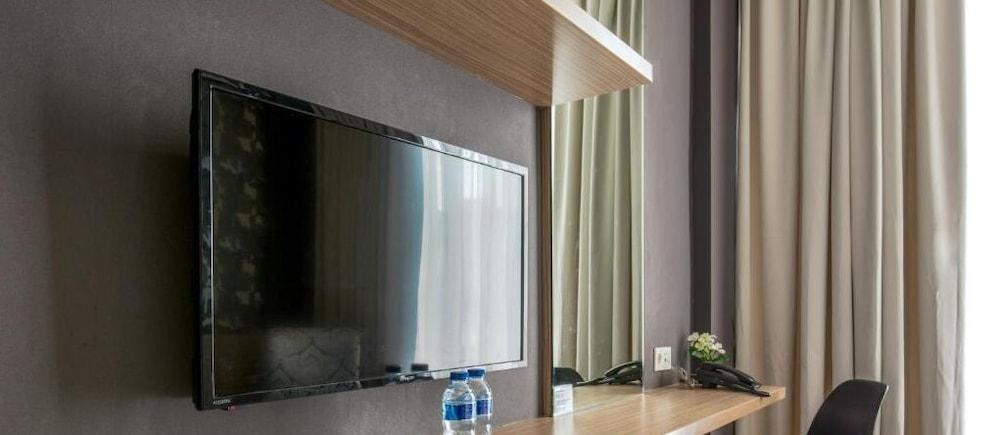 อัพสเกล สวีท Hotel จาการ์ตา ภายนอก รูปภาพ