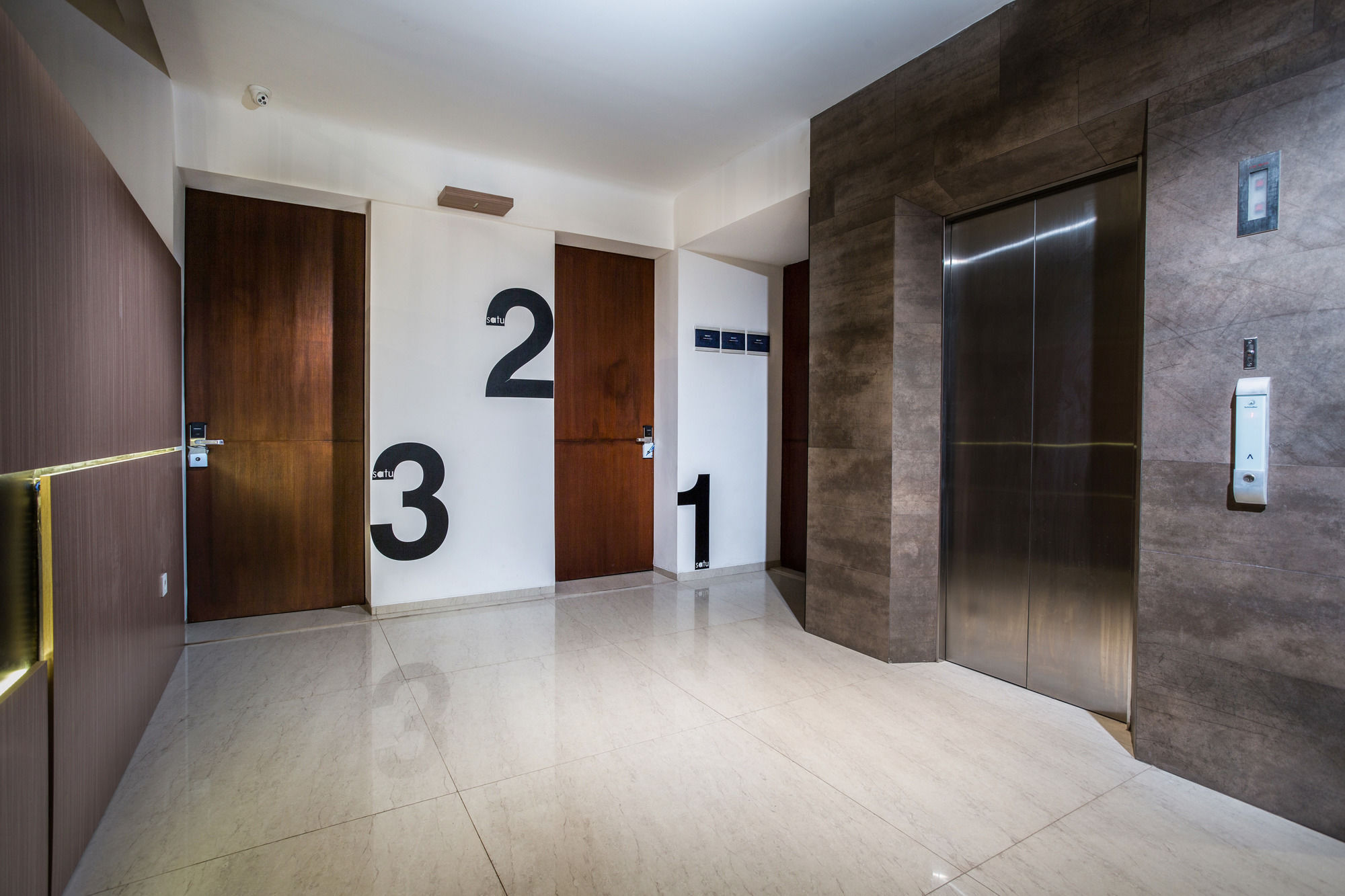 อัพสเกล สวีท Hotel จาการ์ตา ภายนอก รูปภาพ